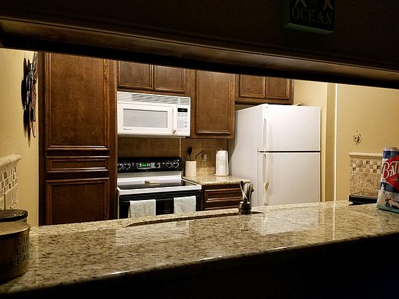5th image of 7000 N Holiday Dr