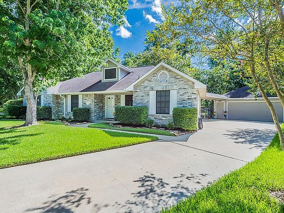 2nd image of 510 Odessa Dr