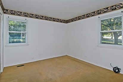 5th image of 265 Mulford Dr