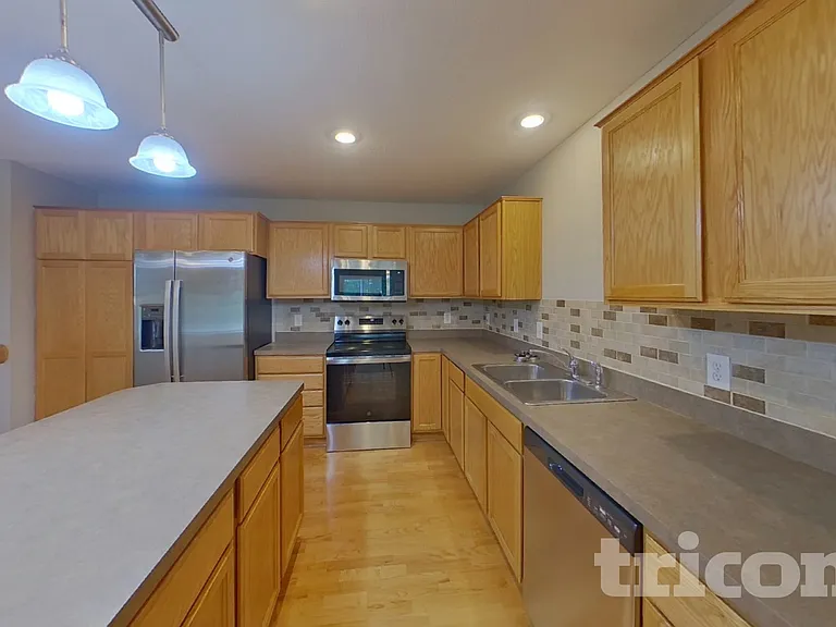 10883 Tyler Ct NE — Photo 4