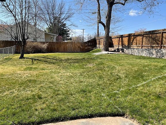 4th image of 1708 Poplar Ave #B