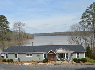 1806 Ridge Rd, Hodges, SC 29653