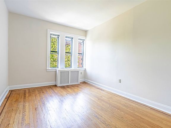 2nd image of 36 Duncan Ave APT D1