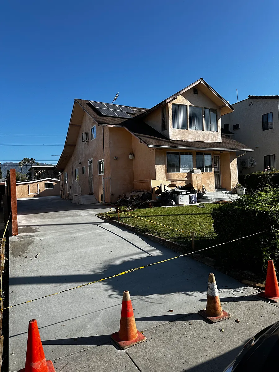 Driveway and backyard have plenty of room for parking - 349 W Lomita Ave