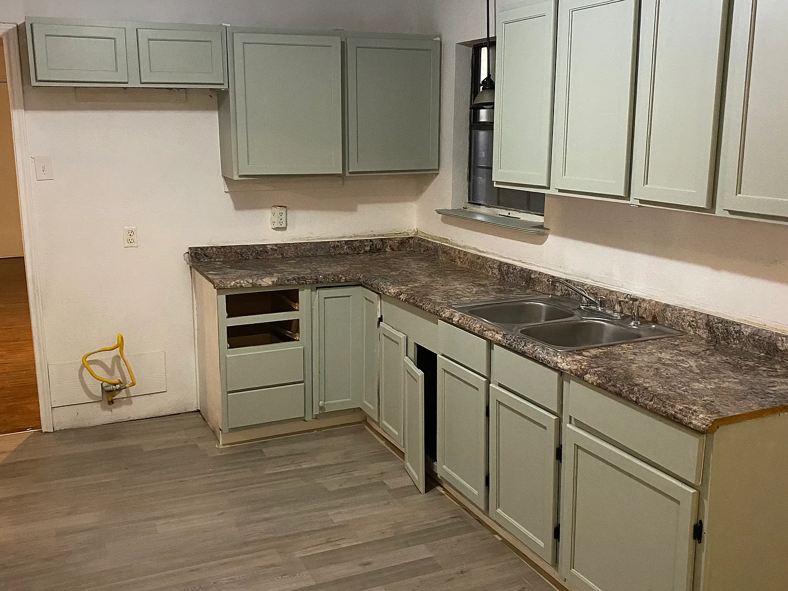 5 bed, 1850 sqft, $1,900 — Photo 4