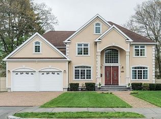 20 Marvin Ln, Newton, MA 02459