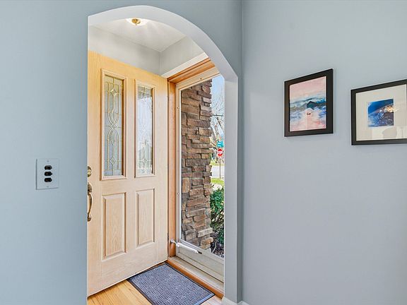 3rd image of 2437 Burns St