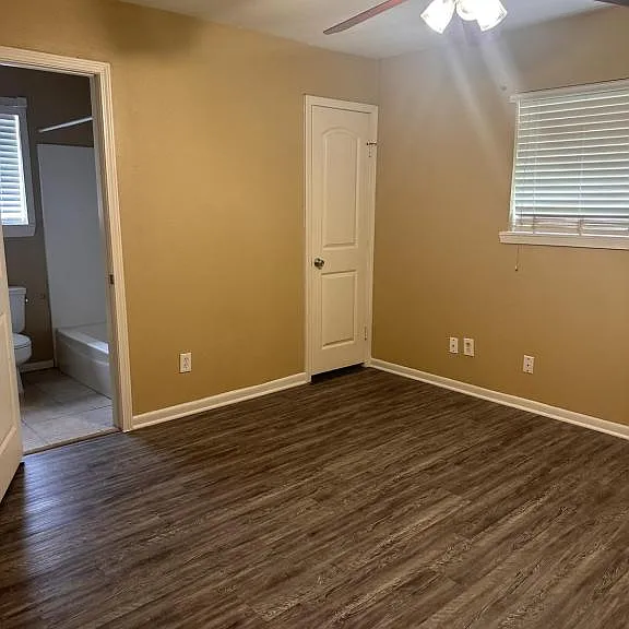 5830 Effingham Dr — Photo 18