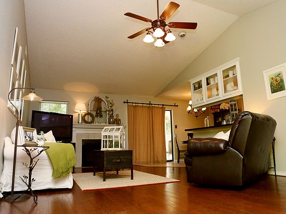 5th image of 705 Southoak Dr