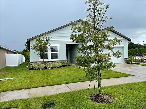 3rd image of 972 Ocean Spray Dr