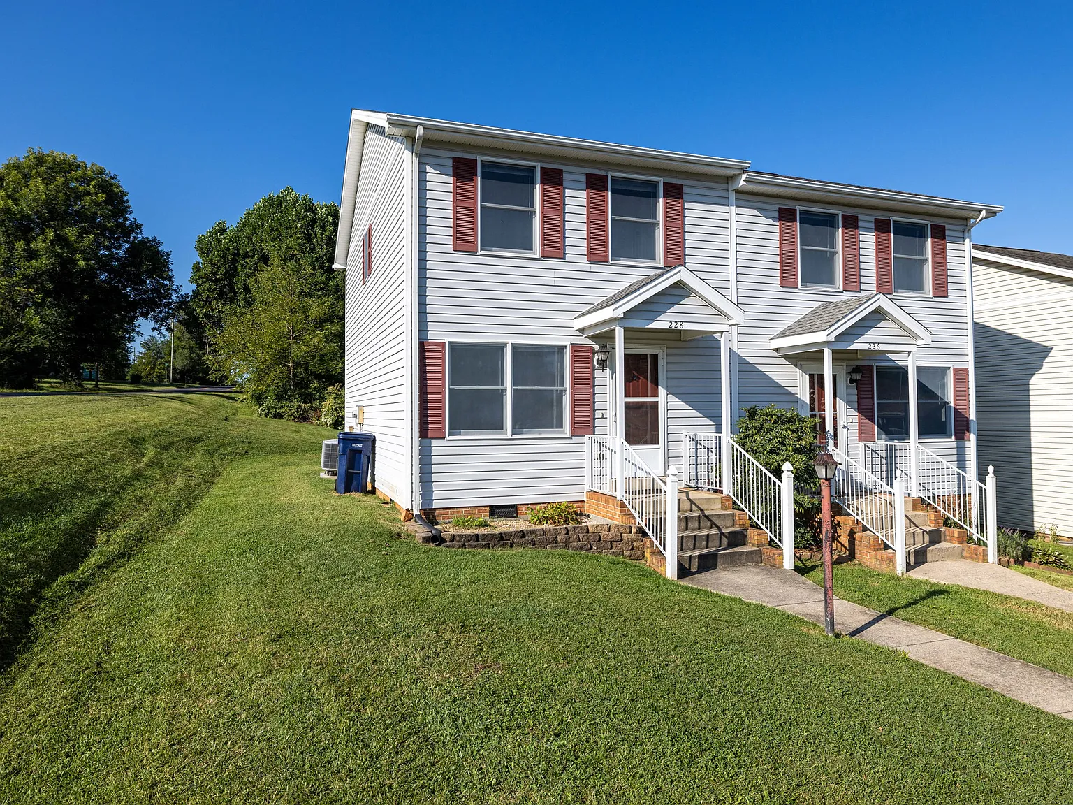 2 bed, 1.5 bath, 1152 sqft, $1,475 — Photo 4