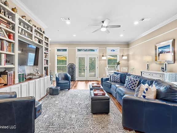 5th image of 17 Oak Alley Ln