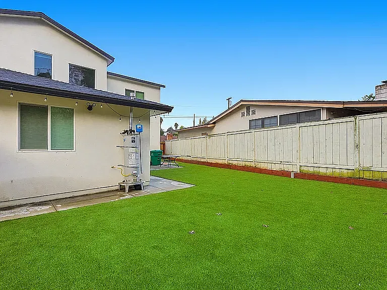 4 bed, 1200 sqft, $6,050 — Photo 2