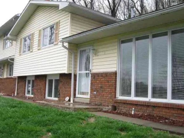 73 Redbud Dr, Clarksburg, WV 26301