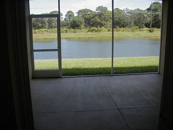 4th image of 462 Tomoka Dr