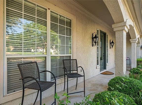4th image of 13 Glenway Dr
