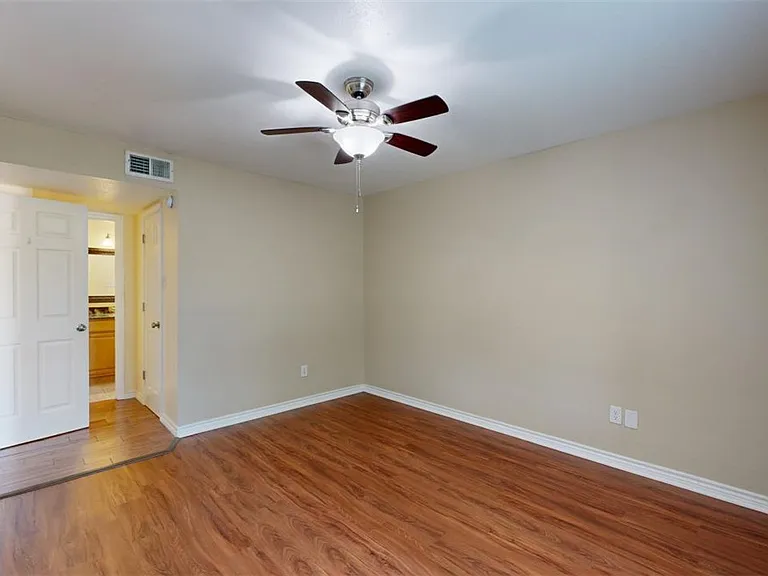 904 University Oaks Blvd #97 — Photo 19