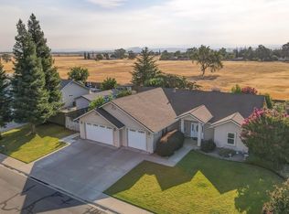 12880 Ivy Ln, Red Bluff, CA 96080