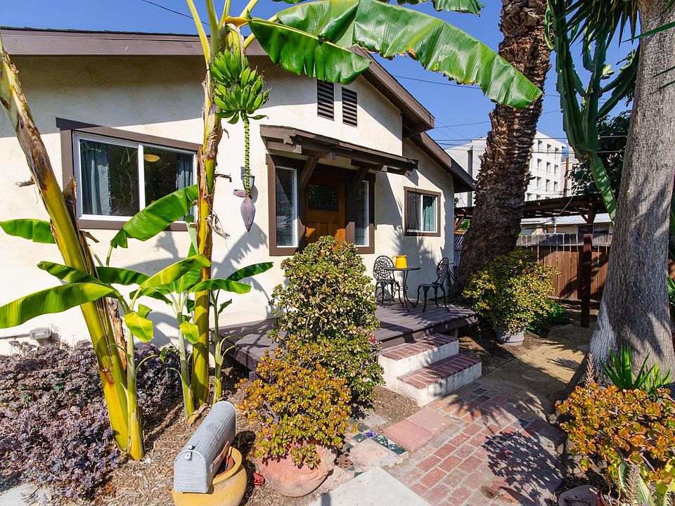 1st image of 6833 De Longpre Ave