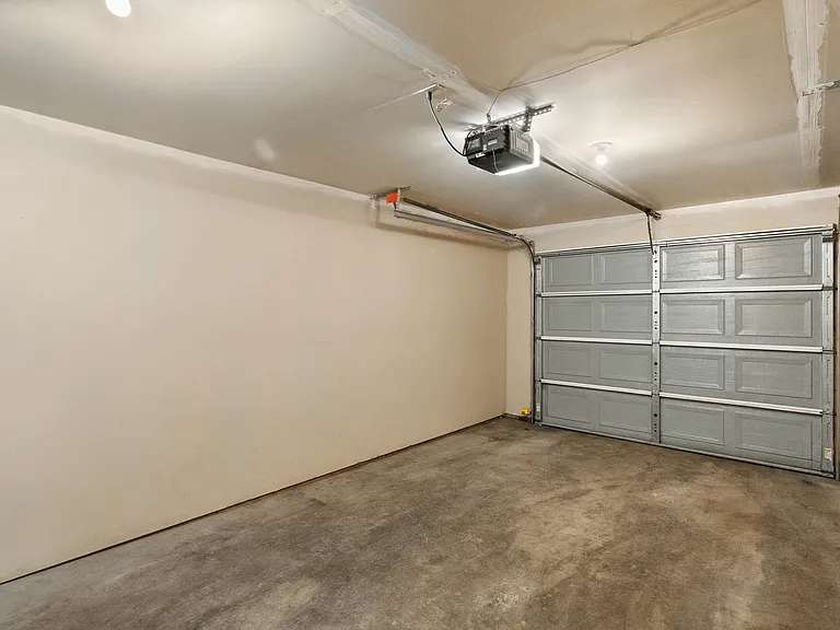 2 Bedroom 2 1/2 Bathroom w/ Garage 2 Bedroom 2 1/2 Bathroom w/ Garage
