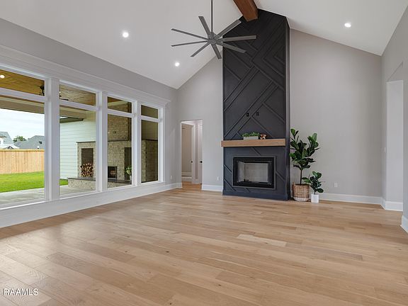 5th image of 412 Abercrombie Way