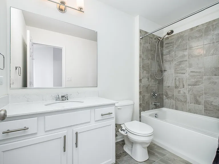 819 Paisley Ct — Photo 20