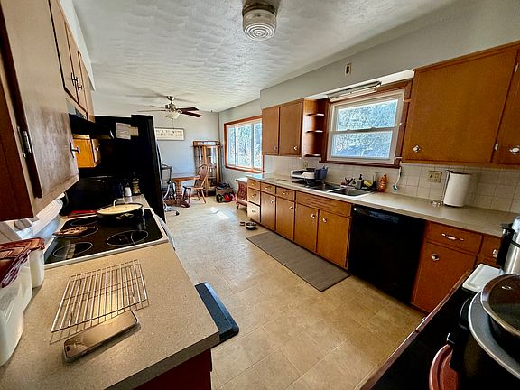 4th image of 820 Crest View Trl