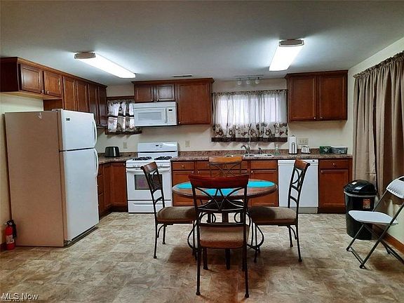 4th image of 619 Steubenville Ave #A