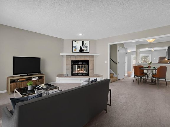 5th image of 8338 Metcalf Ave