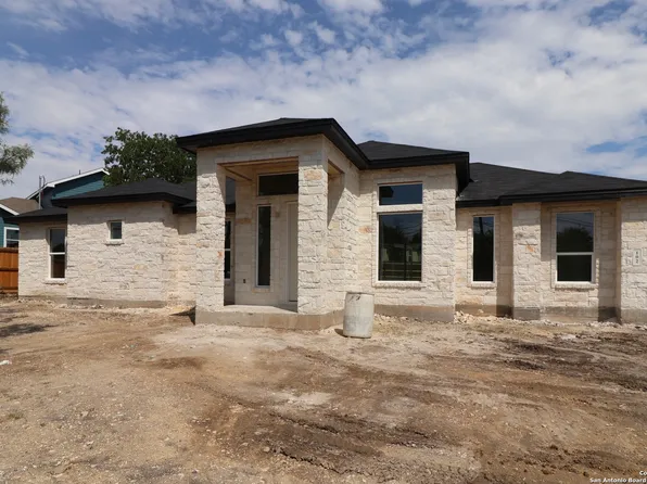 102 Old Valley Hi, San Antonio, TX 78227