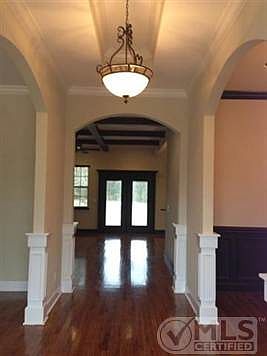 2nd image of 185 Wisteria Ln #1