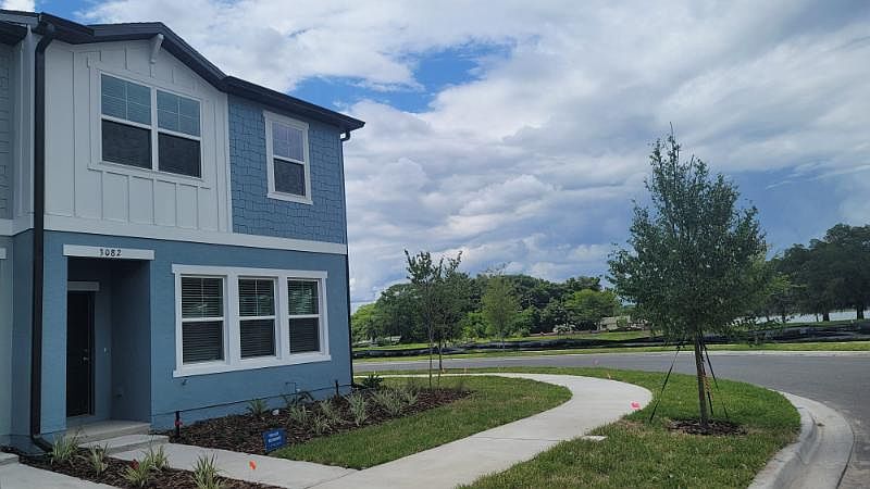 1st image of 3082 Azalea Dr