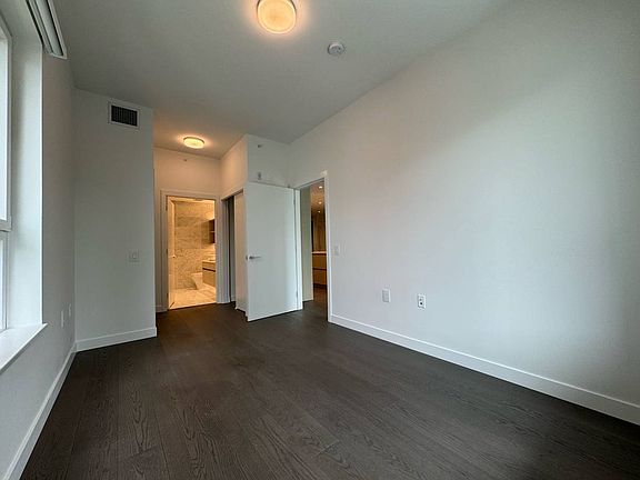 4th image of 5168 Cambie St #213