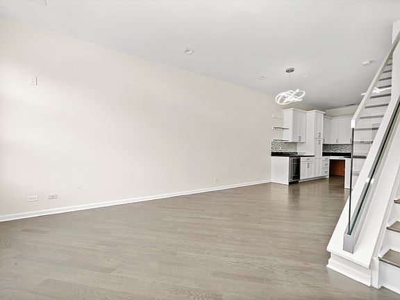 3rd image of 855 W Erie St APT 127