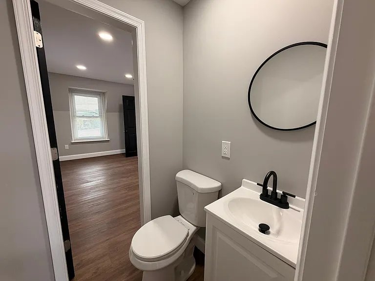 516 E Marshall St #1 — Photo 12