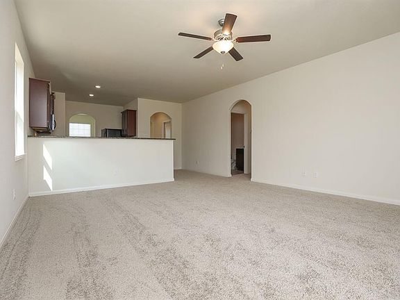 5th image of 253 Elm Patch Dr
