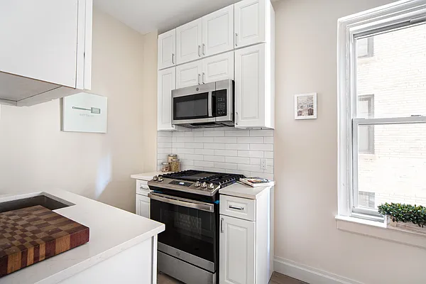 Sold by Warburg | media 3