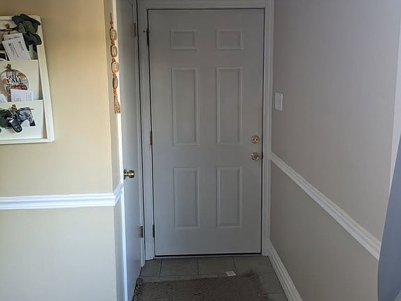 4th image of 235 Frankfort Ave #1