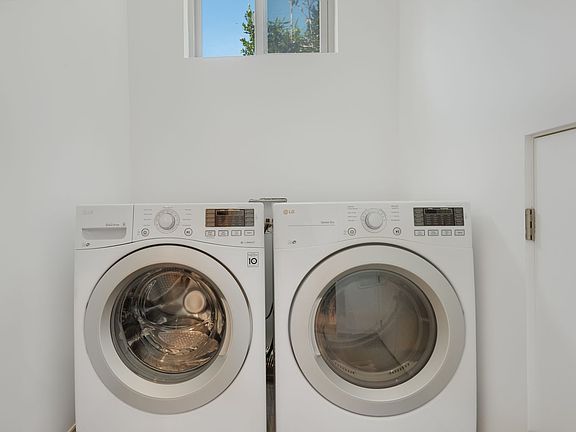 5th image of 1421 N Stanley Ave APT 3