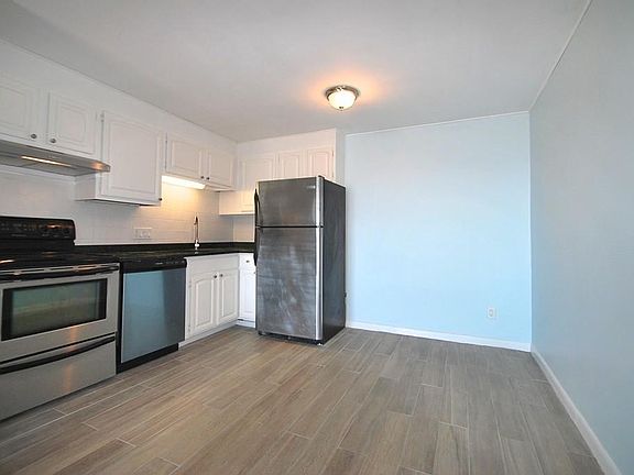 4th image of 145 Essex Ave APT 609