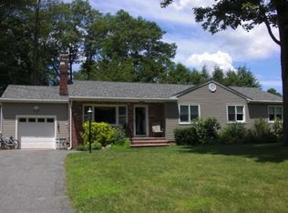 8 Starlight Rd, Oak Ridge, NJ 07438