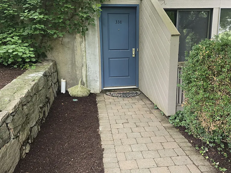 1465 E Putnam Ave #331 — Photo 7