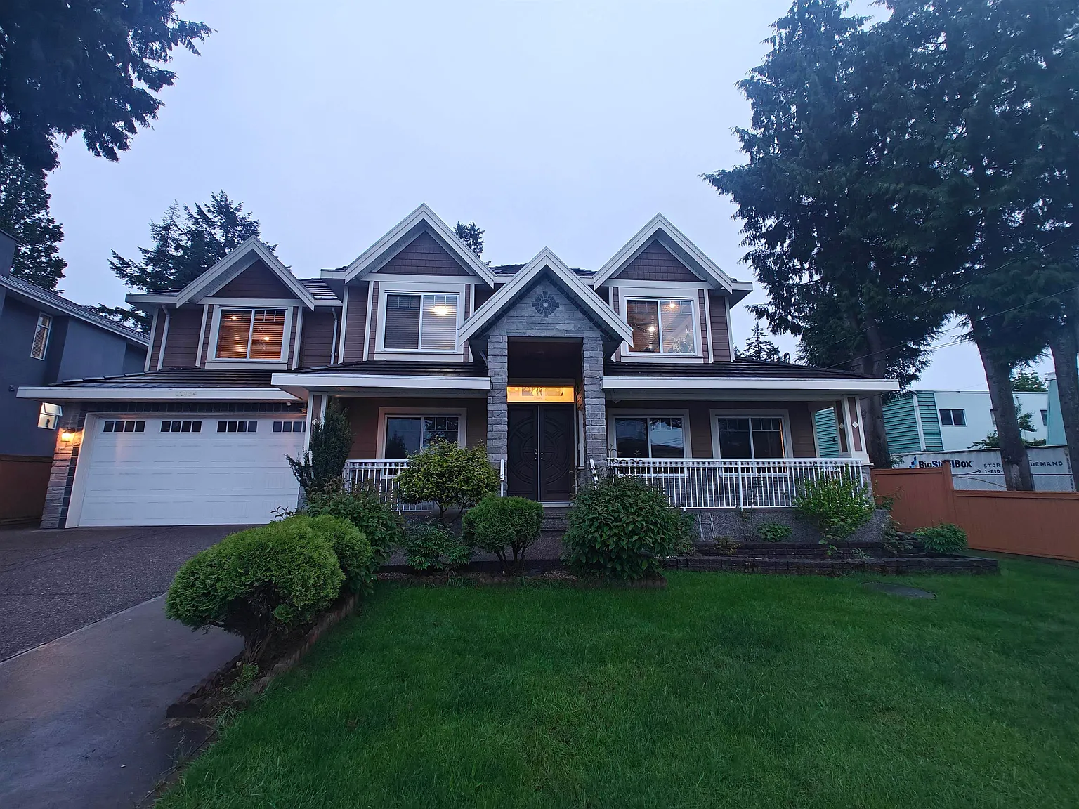12854 107a Ave photo 1