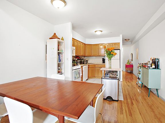 5th image of 104 Clifton Pl #A1