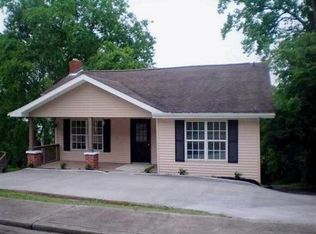 210 Jackson St, Athens, TN 37303