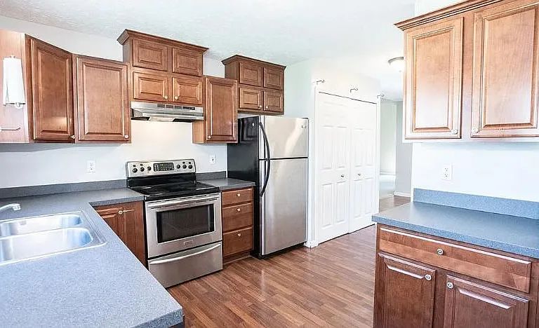 835 Bellus Rd — Photo 3