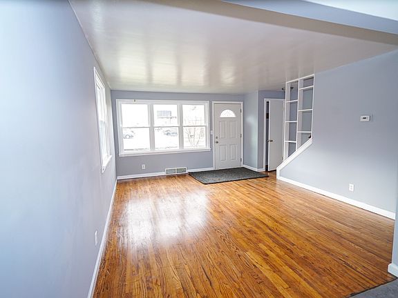 2nd image of 3351-3353 Wilson St