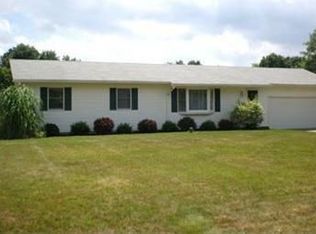 1040 Bud Dr, Clinton, OH 44216
