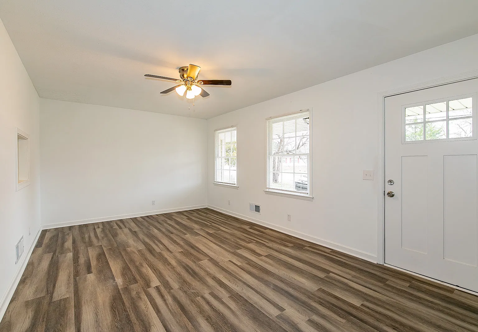 3 bed, 1842 sqft, $1,825 — Photo 3