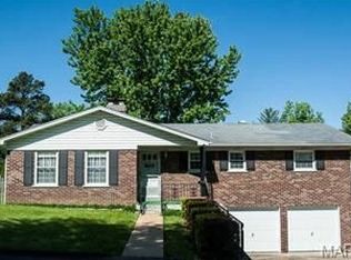 3877 Crest Circle Dr, Arnold, MO 63010